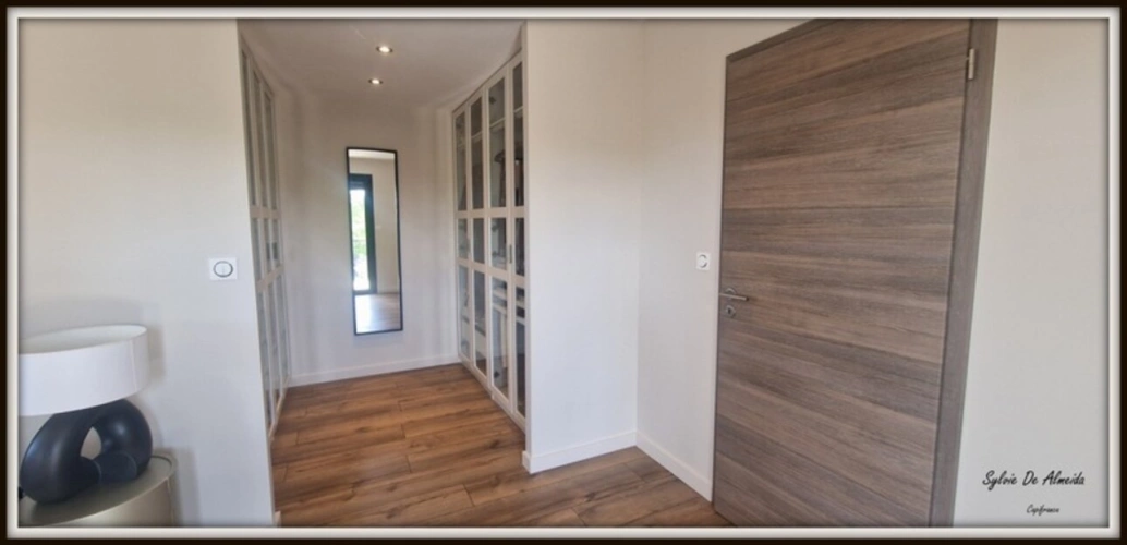 Photos 11 - Rurale - Propriété à vendre 6 pièces FEILLENS (01)proche Mâcon 207m², piscine chauffée, double garage,5 chambres 2 suites, hors lotissement