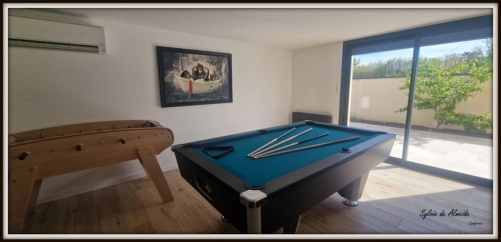 Photos 12 - Rurale - Propriété à vendre 6 pièces FEILLENS (01)proche Mâcon 207m², piscine chauffée, double garage,5 chambres 2 suites, hors lotissement