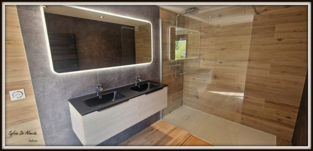 Photos 13 - Rurale - Propriété à vendre 6 pièces FEILLENS (01)proche Mâcon 207m², piscine chauffée, double garage,5 chambres 2 suites, hors lotissement