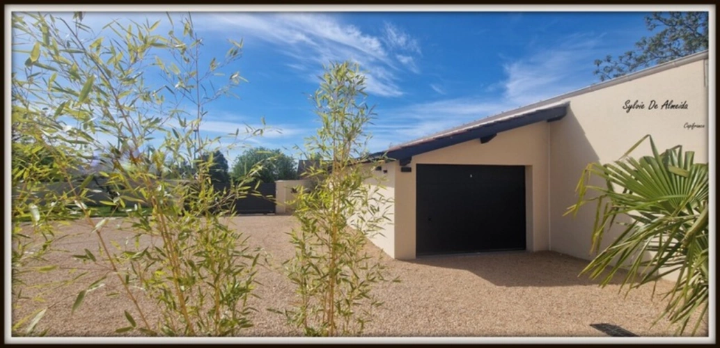Photos 19 - Rurale - Propriété à vendre 6 pièces FEILLENS (01)proche Mâcon 207m², piscine chauffée, double garage,5 chambres 2 suites, hors lotissement