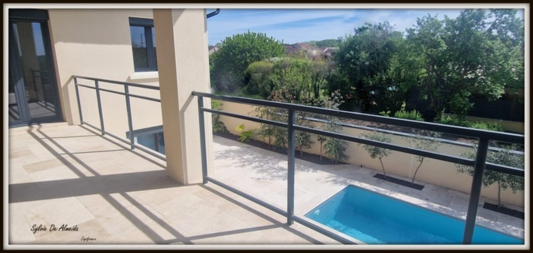 Photos 21 - Rurale - Propriété à vendre 6 pièces FEILLENS (01)proche Mâcon 207m², piscine chauffée, double garage,5 chambres 2 suites, hors lotissement