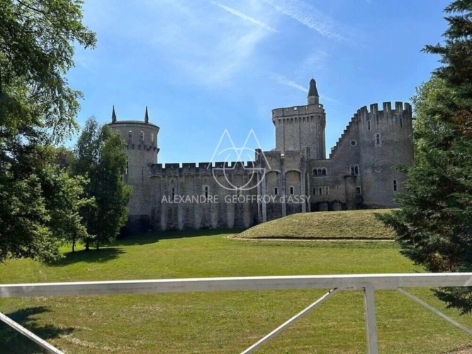 Photos 5 - Prestige - Situé au cœur de 15,5 hectares de terres somptueuses, cette majestueuse propriété du XVe siècle, entièrement rénovée, combine histoire, élégance et fonctionnalité