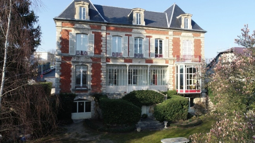 Photos 14 - Prestigious - Aisne department (02), Château-Thierry town center, 1850 residence with 600 m² of living space and a