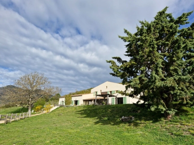 Photos 8 - Prestigious - LA PALUD SUR VERDON Gite avec cuisine professionnelle, piscine et  Visites 29,30 septembre