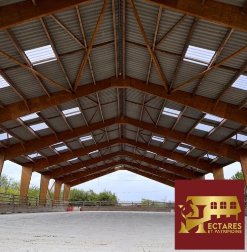 Photos 2 - Équestre - EXCLUSIVITE - Propriété Equestre sur 10 Hectares avec Manège