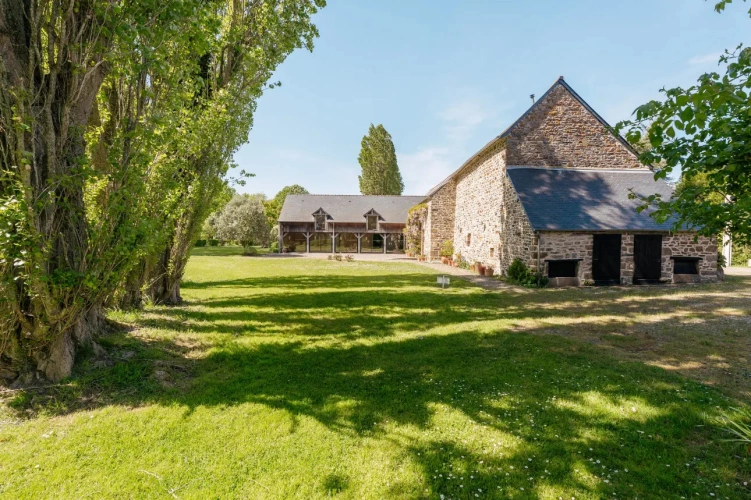 Photos 12 - Prestige - En Baie du Mont-Saint-Michel, à vendre au Mont-Dol, Maison de charme & Ensemble professionnel