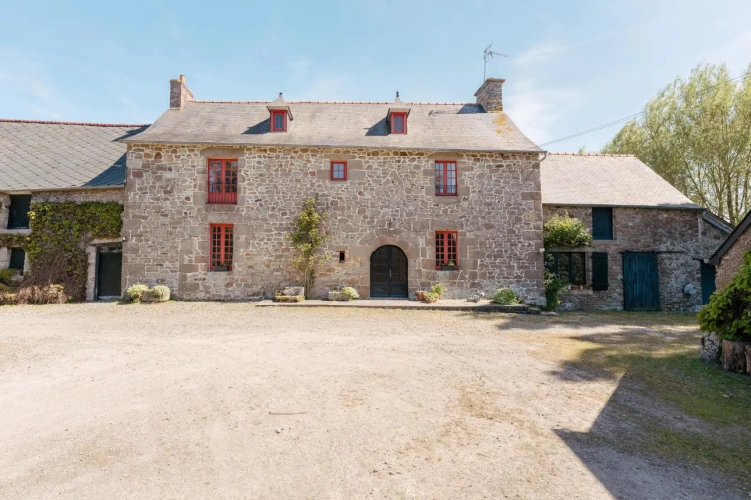 Photos 1 - Prestige - En Baie du Mont-Saint-Michel, à vendre au Mont-Dol, Maison de charme & Ensemble professionnel