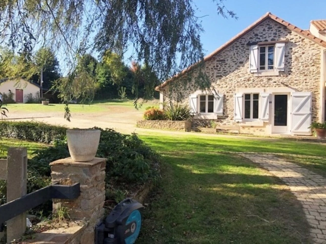 Photos 1 - Prestige - Propriété Moulin à 422 m² ROCHESERVIERE (85)