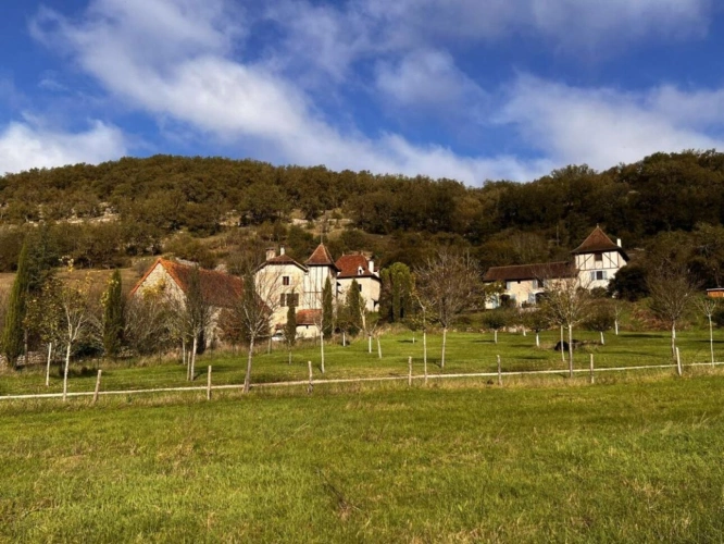Photos 13 - Agricole - Vallée du Célé, hameau sur 94 hectares dont un enclos de 77 ha