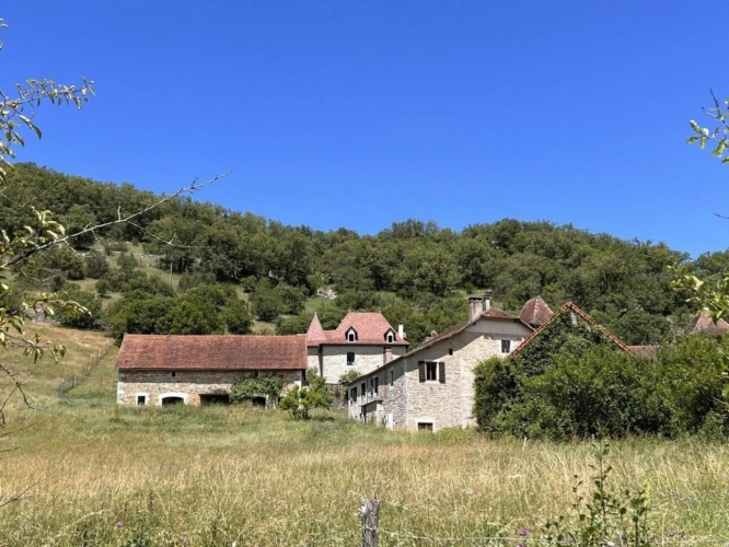 Photos 14 - Agricole - Vallée du Célé, hameau sur 94 hectares dont un enclos de 77 ha