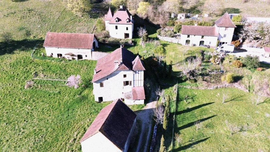 Photos 18 - Agricole - Vallée du Célé, hameau sur 94 hectares dont un enclos de 77 ha
