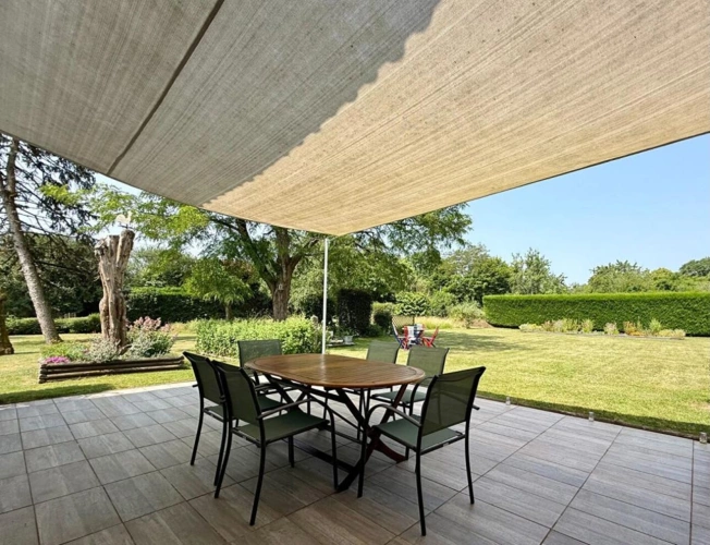 Photos 2 - Prestige - Charmante maison de village rénovée avec grange et jardins paysagers