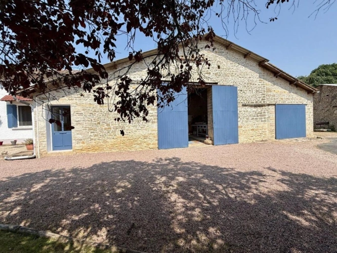 Photos 13 - Prestige - Charmante maison de village rénovée avec grange et jardins paysagers