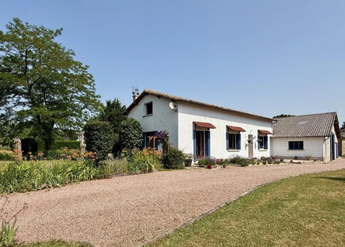 Photos 18 - Prestige - Charmante maison de village rénovée avec grange et jardins paysagers
