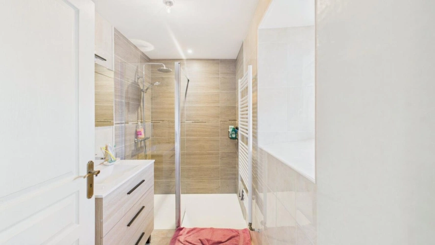 Photos 13 - Prestige - Maison de 165m² avec piscine - Saint-Christophe