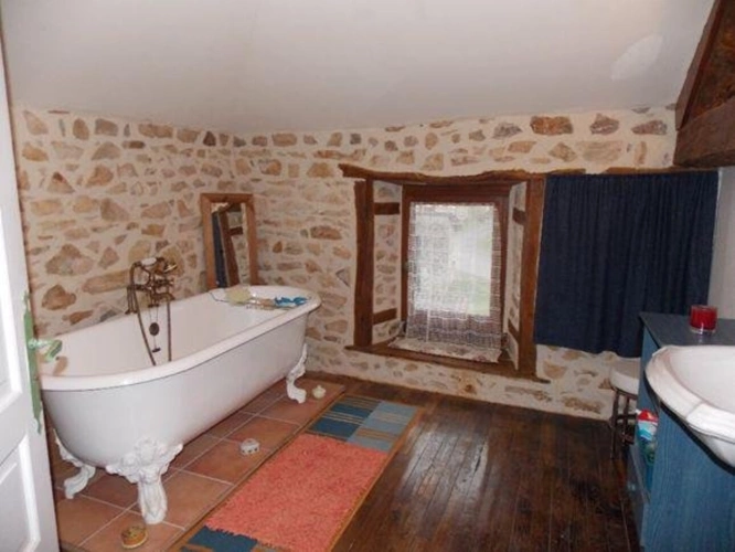 Photos 4 - Rurale - Jolie maison en pierre de 3 chambres avec grange attenante et jardin dans un hameau rural