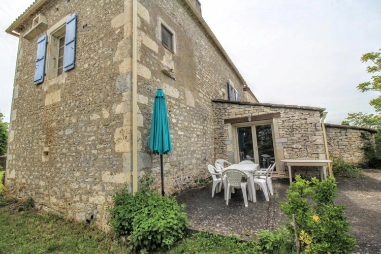 Photos 12 - Touristique - Ensemble en pierre avec gîte - Charme, potentiel et douceur de vie dans un village du Quercy Blanc