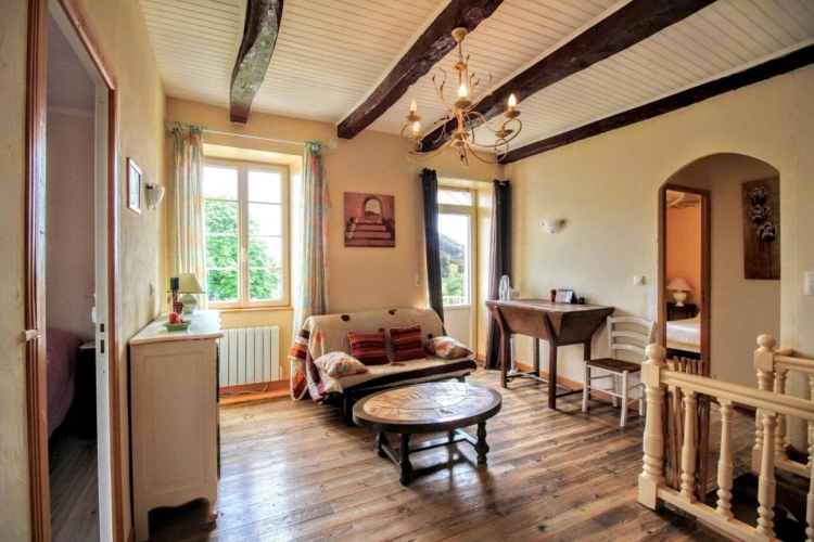 Photos 16 - Touristique - Ensemble en pierre avec gîte - Charme, potentiel et douceur de vie dans un village du Quercy Blanc