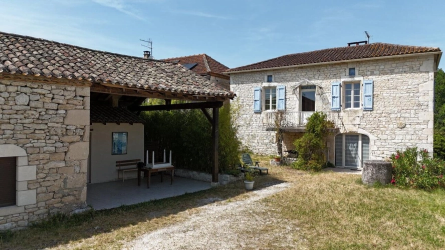 Photos 18 - Touristique - Ensemble en pierre avec gîte - Charme, potentiel et douceur de vie dans un village du Quercy Blanc