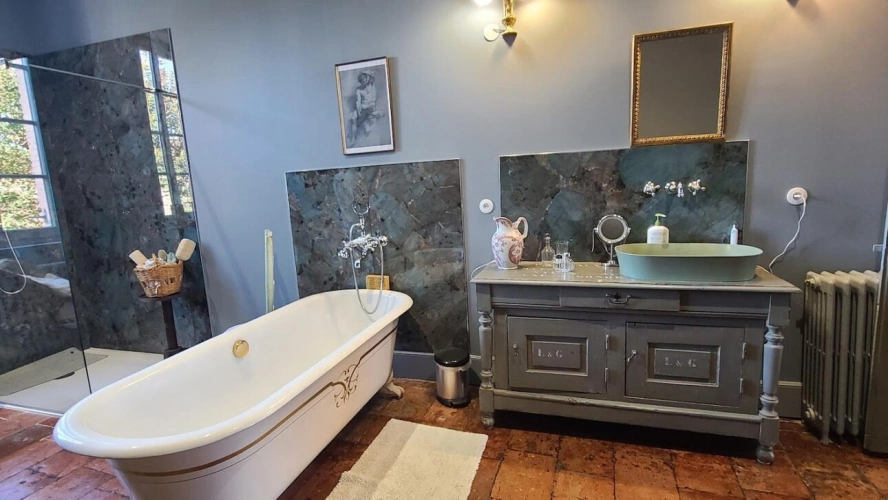 Photos 9 - Rurale - Bien d'exception au coeur de Caussade - 345 m² rénovés avec soin et conformité - Combles aménageables ( 80 m²) - DPE A - Jardin - Dépendances