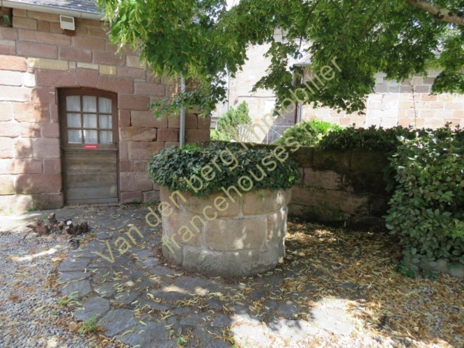 Photos 7 - Prestige - Belle demeure  d'un ancien Hotel dans le bourg de Varetz proche de Brive.et lA20