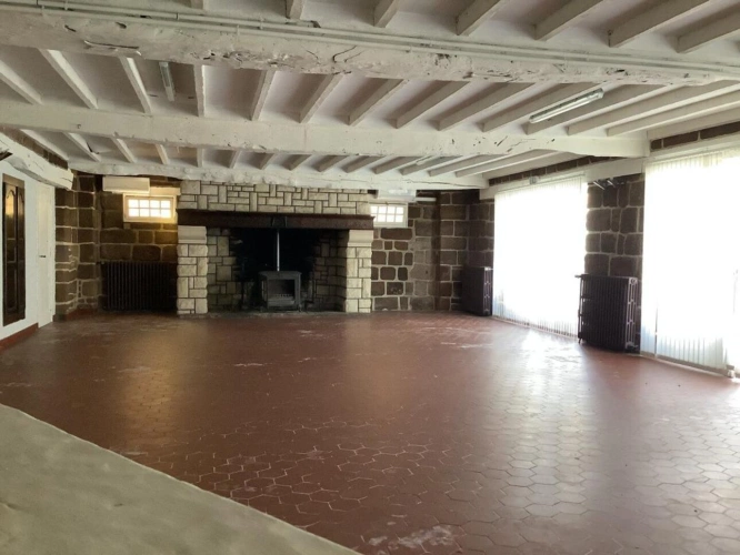 Photos 17 - Prestige - Belle demeure  d'un ancien Hotel dans le bourg de Varetz proche de Brive.et lA20