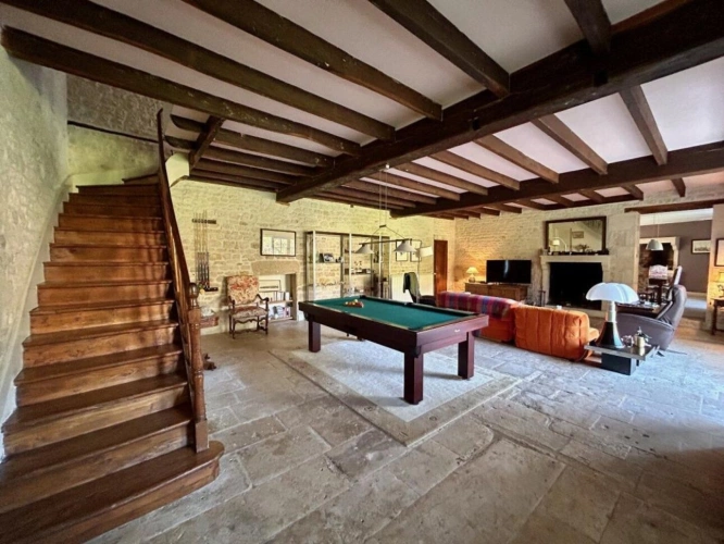 Photos 4 - Prestige - Magnifique Logis Ancien Rénové avec Piscine Intérieure, Court de Tennis et Jardins Clos de Murs