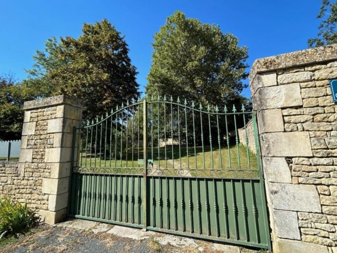 Photos 18 - Prestige - Magnifique Logis Ancien Rénové avec Piscine Intérieure, Court de Tennis et Jardins Clos de Murs