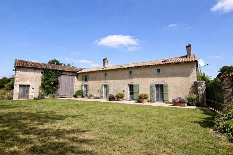 Photos 1 - Prestige - Magnifique propriété de caractère en pierre avec granges, piscine et terrain