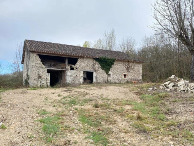 Photos 1 - Rurale - Grange en pierre à rénover avec 1 hectare de terrain Saint-Paul-Flaugnac