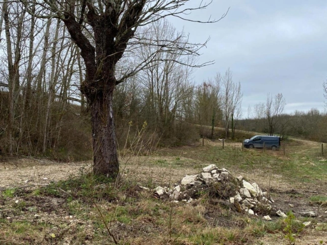 Photos 4 - Rurale - Grange en pierre à rénover avec 1 hectare de terrain Saint-Paul-Flaugnac