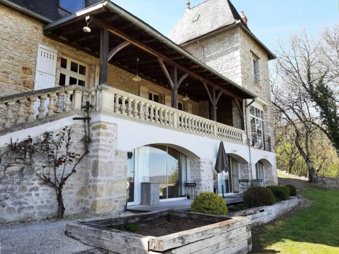 Photos 1 - Prestige - Domaine d'Exception et de rentabilité au coeur des prestigieux sites du Lot