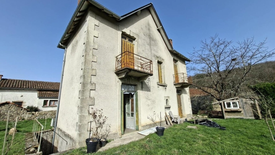 Photos 1 - Prestige - Opportunitée au coeur du village médieval de Teyssieu