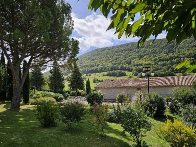 Photos 2 - Touristique - Propriété avec dépendances et parc paysagé