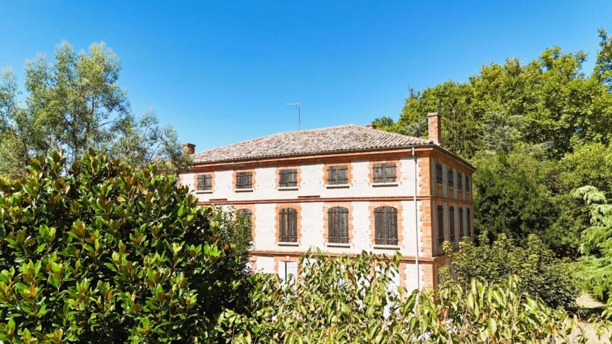 Photos 5 - Prestige - Domaine avec Maison de maître à restaurer et dépendances