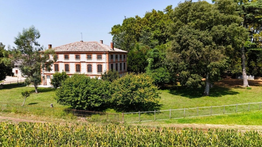 Photos 12 - Prestige - Domaine avec Maison de maître à restaurer et dépendances