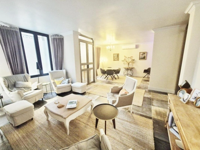 Photos 2 - Prestige - Reve Design dans des Murs Historiques, 5 Chambres, Cour, Piscine et Garage