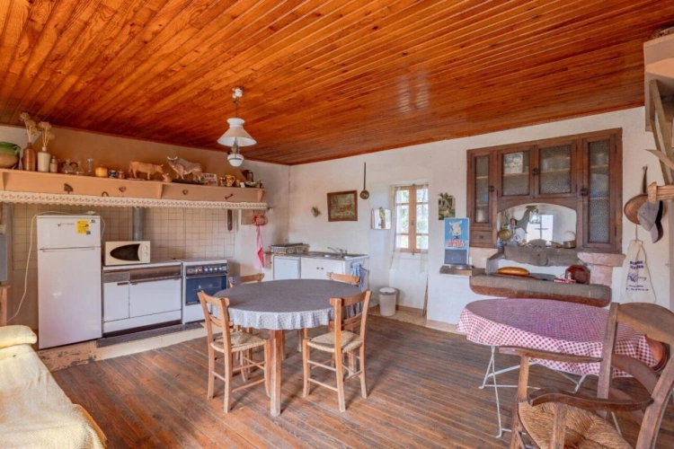 Photos 16 - Rurale - Corps de ferme en U à rénover - 500 m² et 2,4 ha - Proche de Najac, limite Tarn et Aveyron