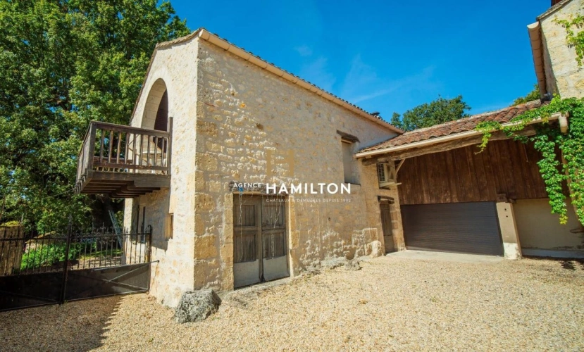 Photos 17 - Rurale - PRESTIGIEUSE DEMEURE ET MAISONS ANNEXES ARTICULEES AUTOUR D'UNE COUR CENTRALE