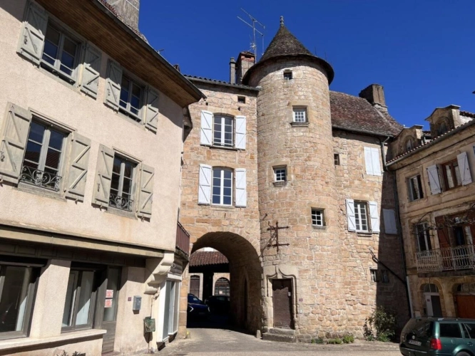 Photos 1 - Prestige - Petit ensemble typique dans bourg médiéval
