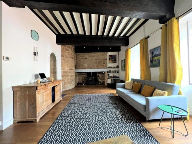 Photos 2 - Prestige - Petit ensemble typique dans bourg médiéval