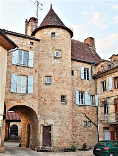 Photos 16 - Prestige - Petit ensemble typique dans bourg médiéval