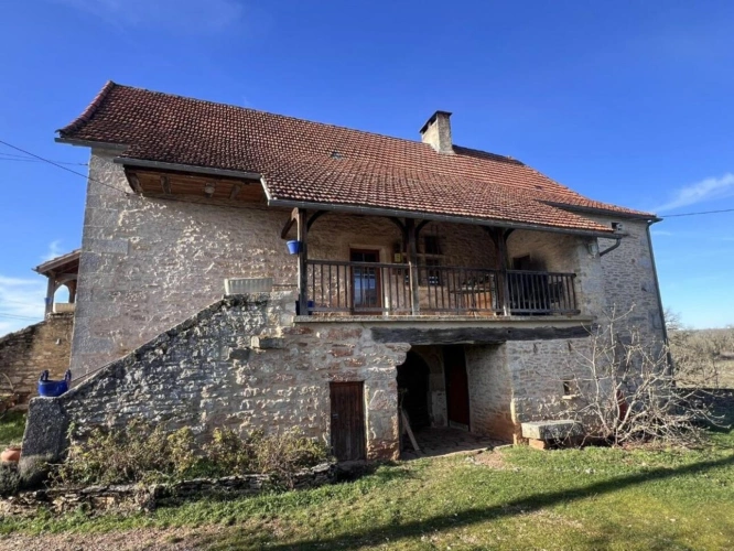 Photos 3 - Rurale - Ancien corps de ferme, + de 6ha, dépendances, ressources en eau naturelles