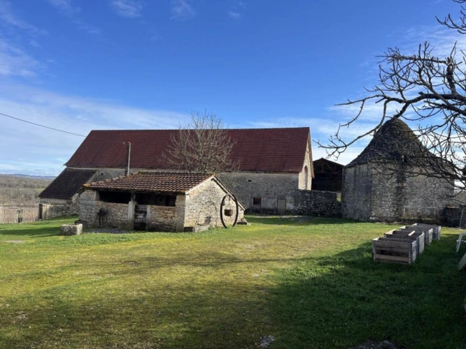 Photos 6 - Rurale - Ancien corps de ferme, + de 6ha, dépendances, ressources en eau naturelles