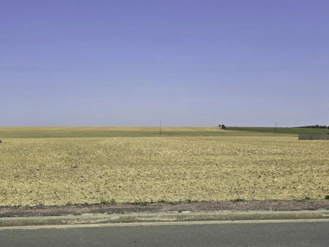 Photos 2 - Rurale - Plain-pied de trois chambres avec une commodité exceptionnelle et une vue sur la campagne