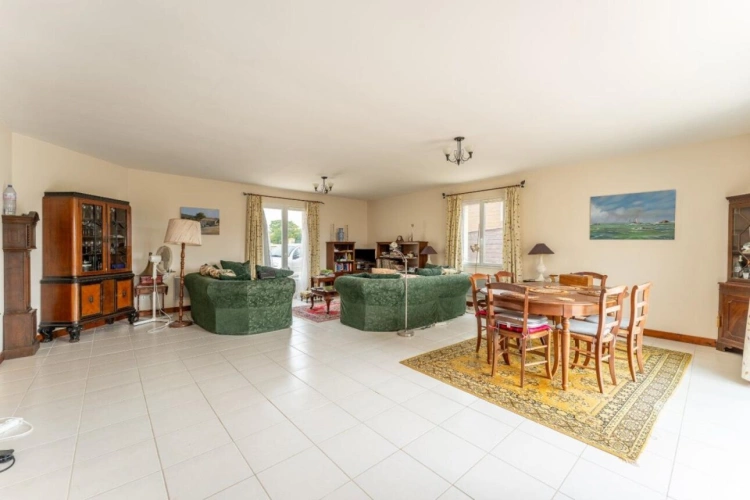 Photos 6 - Rurale - Plain-pied de trois chambres avec une commodité exceptionnelle et une vue sur la campagne