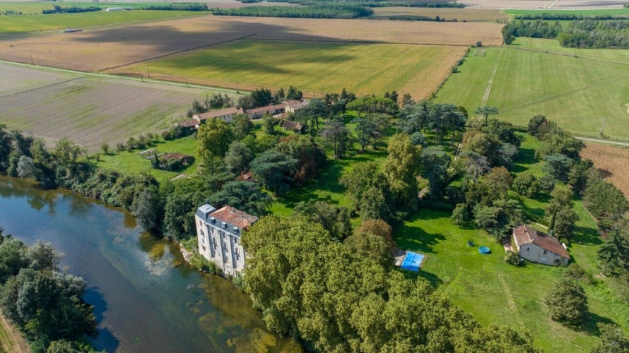 Photos 8 - Prestige - Château en bordure de Rivière, env 3.8ha et dépendances. TOULOUSE 40 min