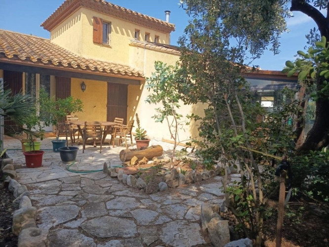 Photos 13 - Touristique - Villa avec gîte sur 2011 m²