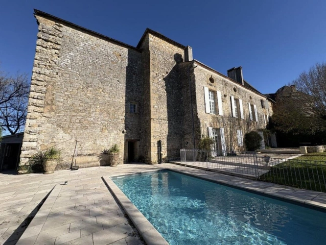 Photos 1 - Prestige - Magnifique Château Restauré à Sainte-Orse (Dordogne)