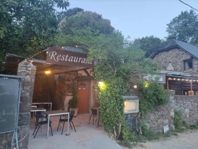 Photos 1 - Prestige - Propriété avec maison d'habitation, gîte, restaurant et piscine